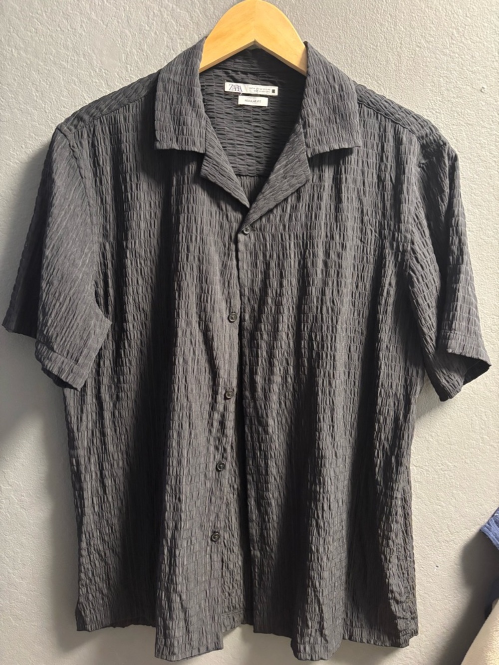 Zara REGULAR FIT TEXTURED SHIRT black short sleeve button down med